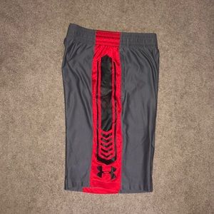 UNDER ARMOUR MENS ATHLETIC SHORTS